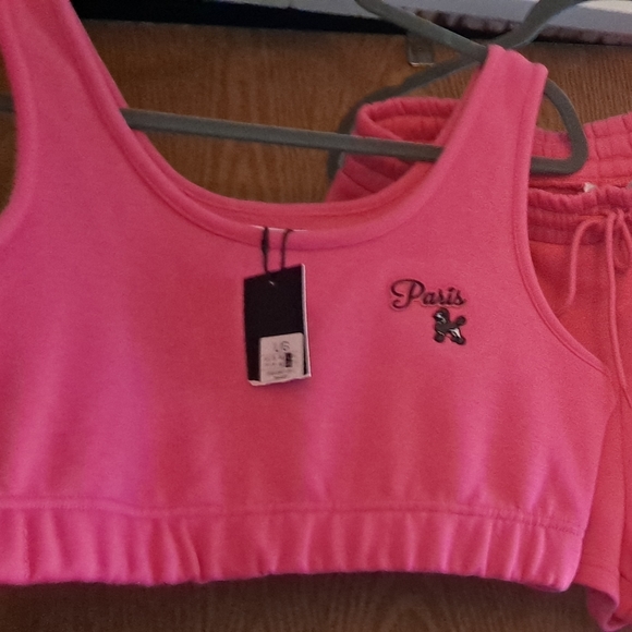 Short Set - Picture 3 of 3